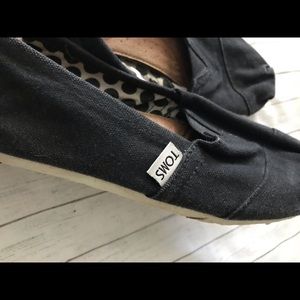 Tom’s Black Canvas, Size 8.5